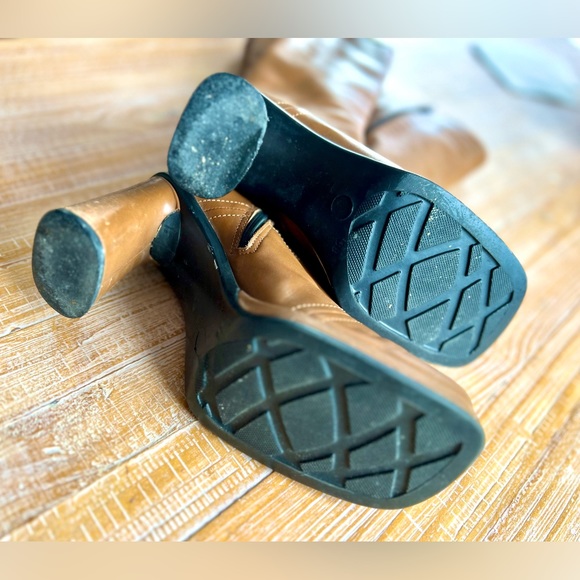 COPY/ was SOLD but sale canx due to CP strike. Vintage ALDO knee-high - Picture 4 of 5